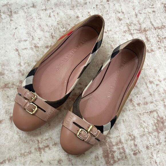 BURBERRY Nova Check Belted Buckle Cap Toe Flats Sz. 37 - Picture 2 of 8